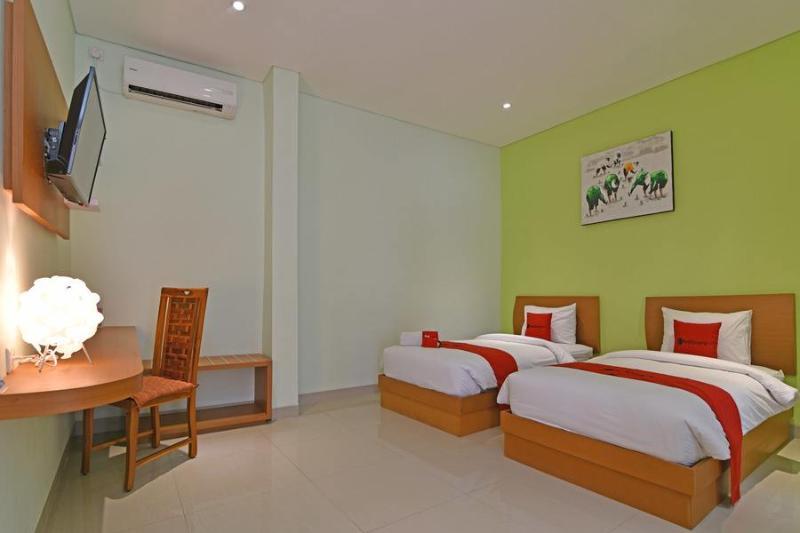 เรดดอร์ซ พลัส แอท มหินทราดัตตา เดนปาซาร์ Hotel ภายนอก รูปภาพ